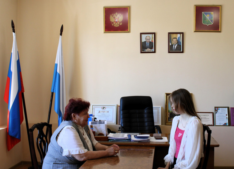 В администрации Мошенского муниципального округа проходит ознакомительную практику Петрова Эвелина Максимовна. В администрации Мошенского муниципального округа проходит ознакомительную практику Петрова Эвелина Максимовна.
